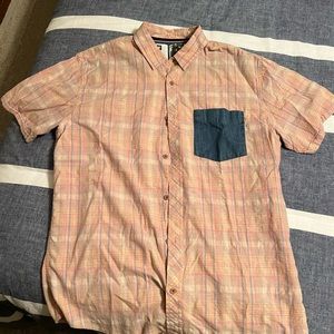 Short sleeve button up plaid shirt with denim pocket